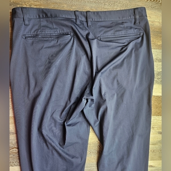 Rhone Men's Cummuter Pant Classic Navy Blue 38x31 Style 100036 - Picture 9 of 11